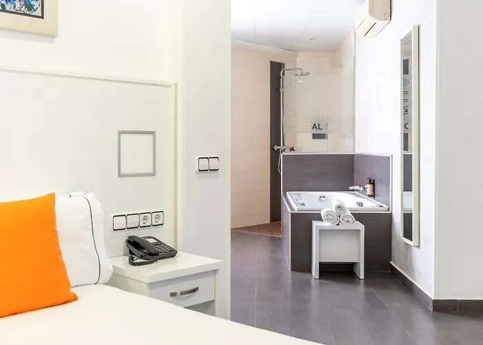 オスタル サンズ バルセロナ